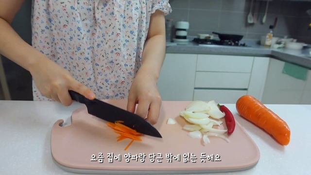 ENG | 집밥vlog?한식이 젤 죠앙~? 수제갈비로 궁중떡볶이 만들고 애플하우스 무침만두 따라하기. 콩국수, 대패김치전, 김밥전