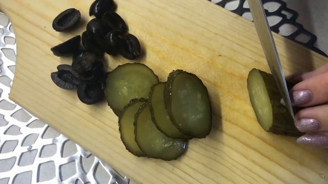 Бутерброды со шпротами // Улетают со стола смотреть онлайн