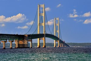 121.Под мостом Макинак.mp4