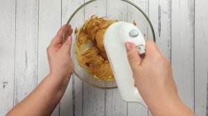 Вкусный торт с вареной сгущенкой и орехами