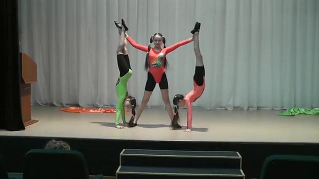 1042 студия акробатического танца акродэнс, г нягань смотреть онлайн