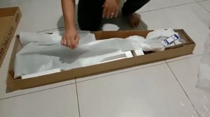 Ibanez SR305EB-WK (Unboxing)