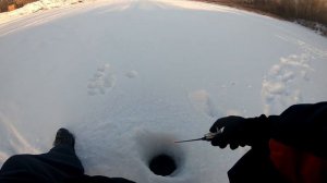 Зимняя рыбалка на реке Урал.