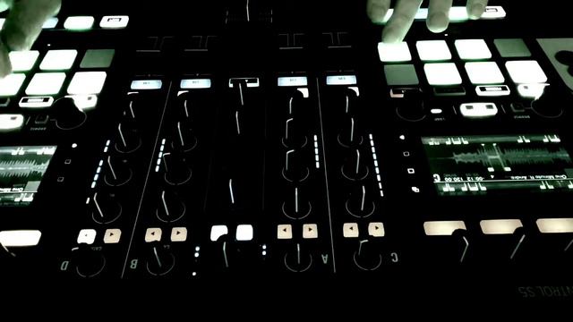 Remix by Alan GrafX "Stoto" Living The Moment смотреть онлайн