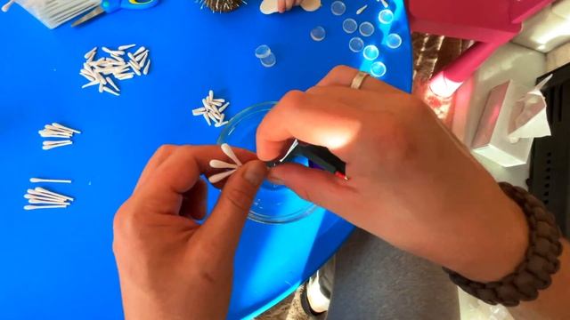 Как сделать снежинку за 5 минут! Из подручных средств! Новогодние поделки! #diy snowflakes