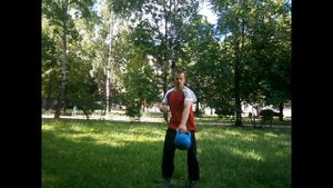 Жонглирование гирей.Бросок из-за плеча 2х16,24 и 32кг.Ситников Виталий.