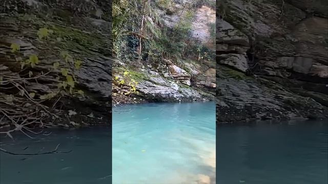 Скалистое русло бирюзовой реки Хоста🏞 Безумно красиво весной в биосферных заповедниках Сочи🏖🧭🚸👍