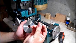 Самодельная торцевая фрезерная головка для маленького станка