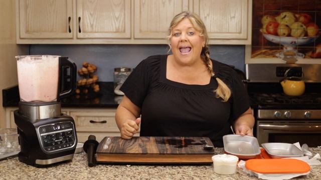 Say Goodbye to Ice Crystals and Hello to Creamy Homemade Strawberry Ice Cream! смотреть онлайн