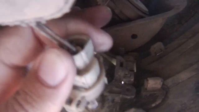 ЗАМЕНА ПЕРЕГОРЕВШЕЙ ЛАМПОЧКИ В ПРОТИВОТУМАННОЙ ФАРЕ НА АВТОМОБИЛЕ РЕНО ЛОГАН СВОИМИ РУКАМИ смотреть онлайн