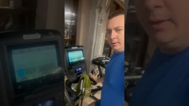 Четверг на спорте. Эллипсоид 10 километров за час.