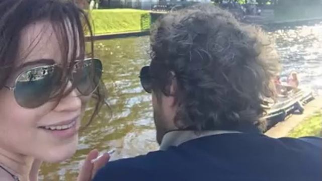 АЛЕНА ХМЕЛЬНИЦКАЯ впервые показала БУДУЩЕГО МУЖА! Он оказался известным...