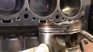 Последствия неисправной форсунки на двигателе BMW S63