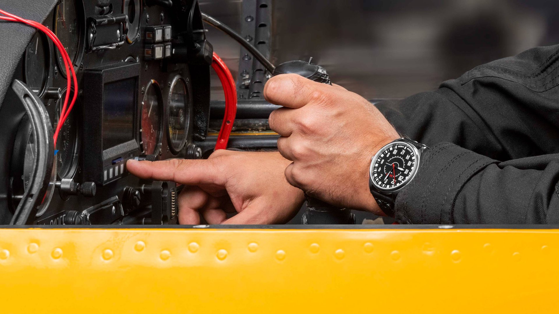 Лимитированная серия часов Ракета "Изделие 80" смотреть онлайн