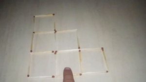 Убери две спички чтобы получить четыре квадрата!