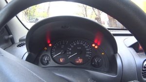 Буква "F" на панели Opel Corsa "C" 2005г.