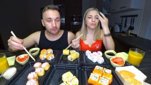 МУКБАНГ - СУШИ И РОЛЛЫ / ОБСУЖДАЕМ СЛУЖЕБНЫЕ РОМАНЫ