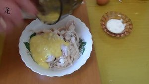 Щупальца кальмара в кляре (面糊鱿鱼触须, Miànhú yóuyú chùxū). Tentacle squid in batter.