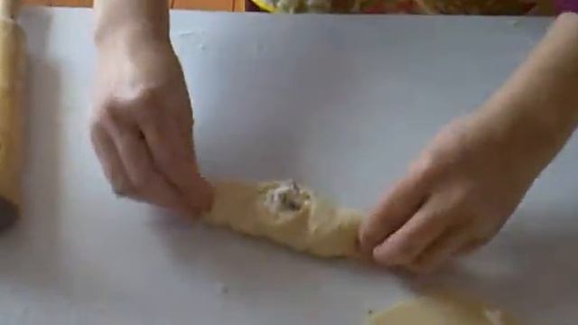 Как лепить открытые пирожки