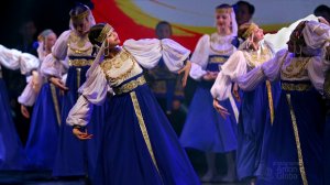 "Россия моя", ансамбль "Русский сувенир". "My Russia", ensemble "Russian Souvenir".