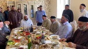 Красивый Зикр в исполнении потомка Пророка, Гараев Абдулла и другие, в гостях у Абдулла Шоанхо.