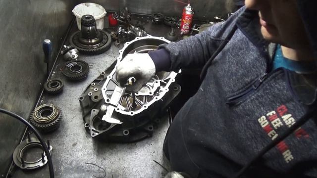 Фольксваген Транспортёр Т4 2.5 Ремонт кпп. Советую посмотреть . Москва смотреть онлайн