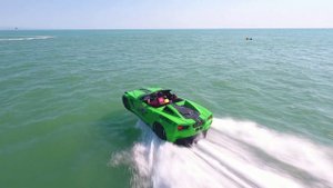 Едем на машине по воде как в ГТА ? в детстве мечтала об этом )