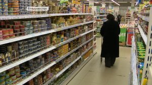 «Сварю суп из сайры. Дорого». Почему выросли цены на бюджетные консервы