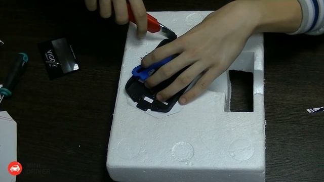 Как правильно наклеивать наклейки на модель?