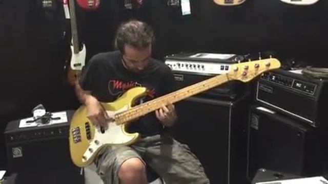 Schecter Custom Shop Jazz Bass смотреть онлайн