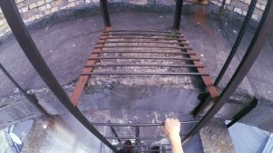 ОПАСНЫЕ ТРЮКИ НА КРЫШЕ ДОМА / ЗАЛЕЗЛИ НА ВЫСОКИЙ ДОМ