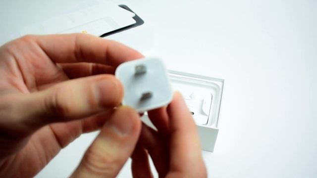 Оригинальный комплект Apple iPhone 7 Plus (коробка, EarPods, кабель Lightning, зарядное устройство) смотреть онлайн