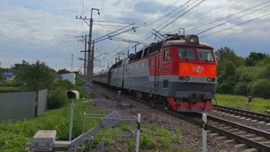 Электровоз ЧС7-163 с поездом Ярославль-Москва.