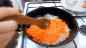 Куриные желудочки тушеные в сметане