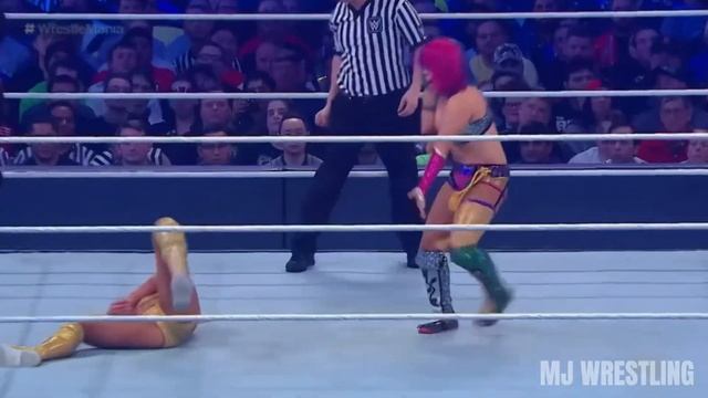 Asuka brutalizing Charlotte Flair смотреть онлайн