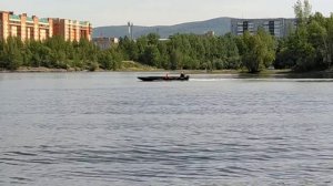 Лодка из ПНД 7м. с тоннелем,мотор 9.9 л.с.