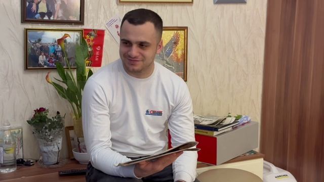 Мегионские нефтяники поздравили ветерана производство с 90-летием