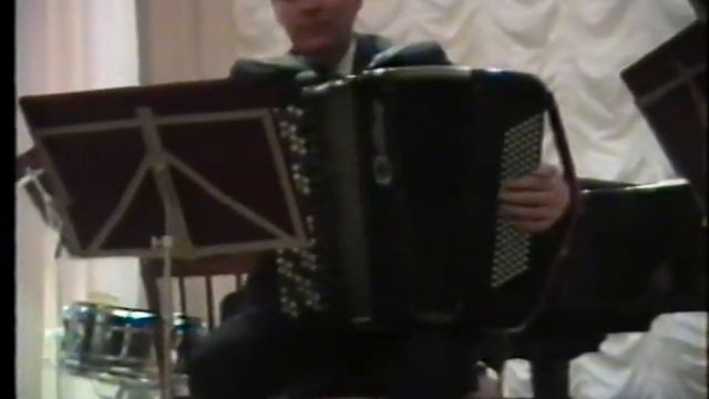 И.Тамарин. "Музыкальный момент" Исполняет ансамбль р.н.и. Краснотурьинского муз.училища 1994 г смотреть онлайн