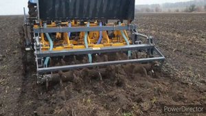 Глубокорыхлитель с внесением сухих удобрений