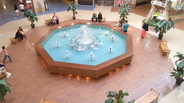 Фонтан в ТРЦ Гудвин город Тюмень смотреть онлайн