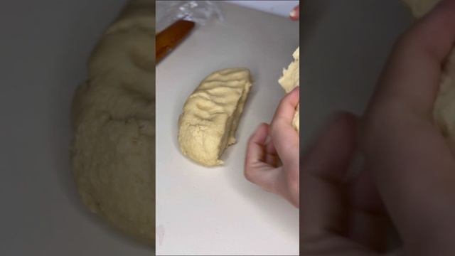 Песочные рогалики с варёнкой
