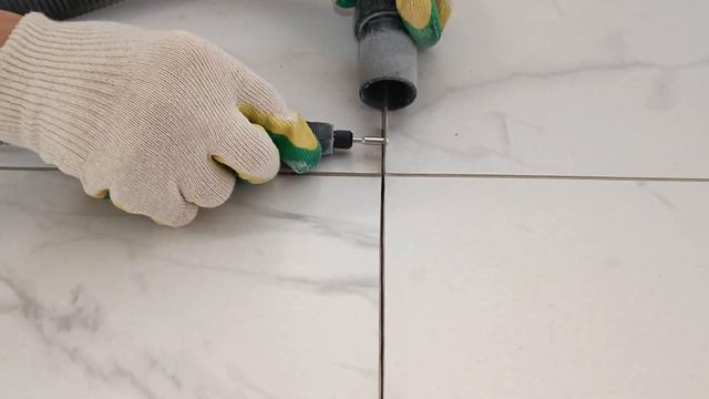 Как быстро удалить старую затирку из швов плитки