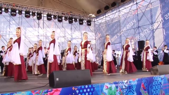 Ансамбль народного танца "Кавказ". Худрук. Гороев Д. Танец "Приветственный"