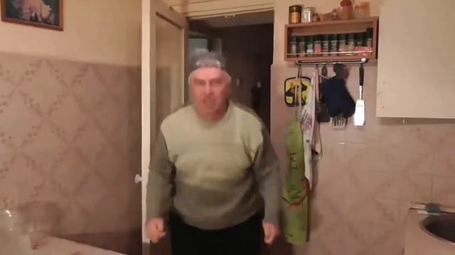 "Танцующий человек" Геннадий Горин танцует под эпичную музыку. смотреть онлайн