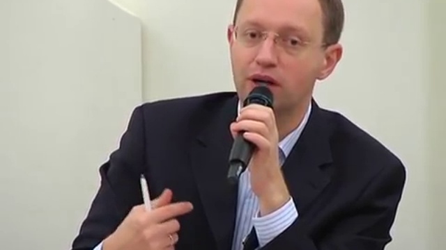 Яценюк врёт избирателям про евроинтеграцию