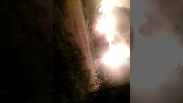 БОМЖ НЕ ПОТУШИЛ СИГАРЕТУ. Пожар Г.Краснодар 07.06.17 смотреть онлайн