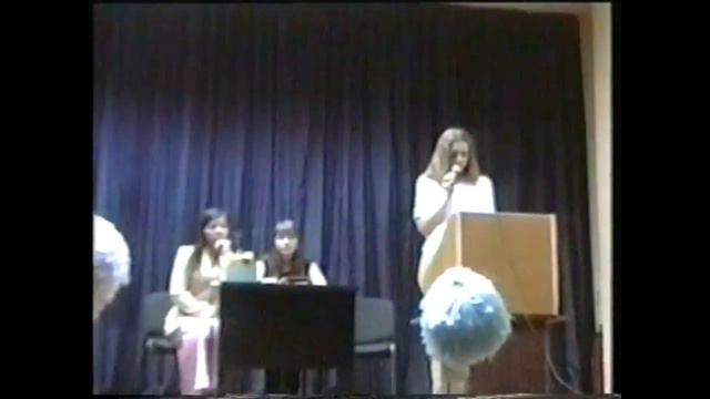 2004 г  Выпуск 9 х классов. Выступления,поздравления, концертные номера и блок  авторских песен.
