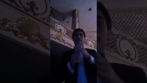 Я встретил деушку полумесяцем бровь.