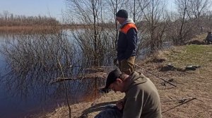 Рыбалка на берегу реки Припяти.#Месяц апрель.