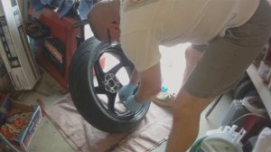 Honda VFR750F Rear Wheel Removal   VFR800 Rear Wheel